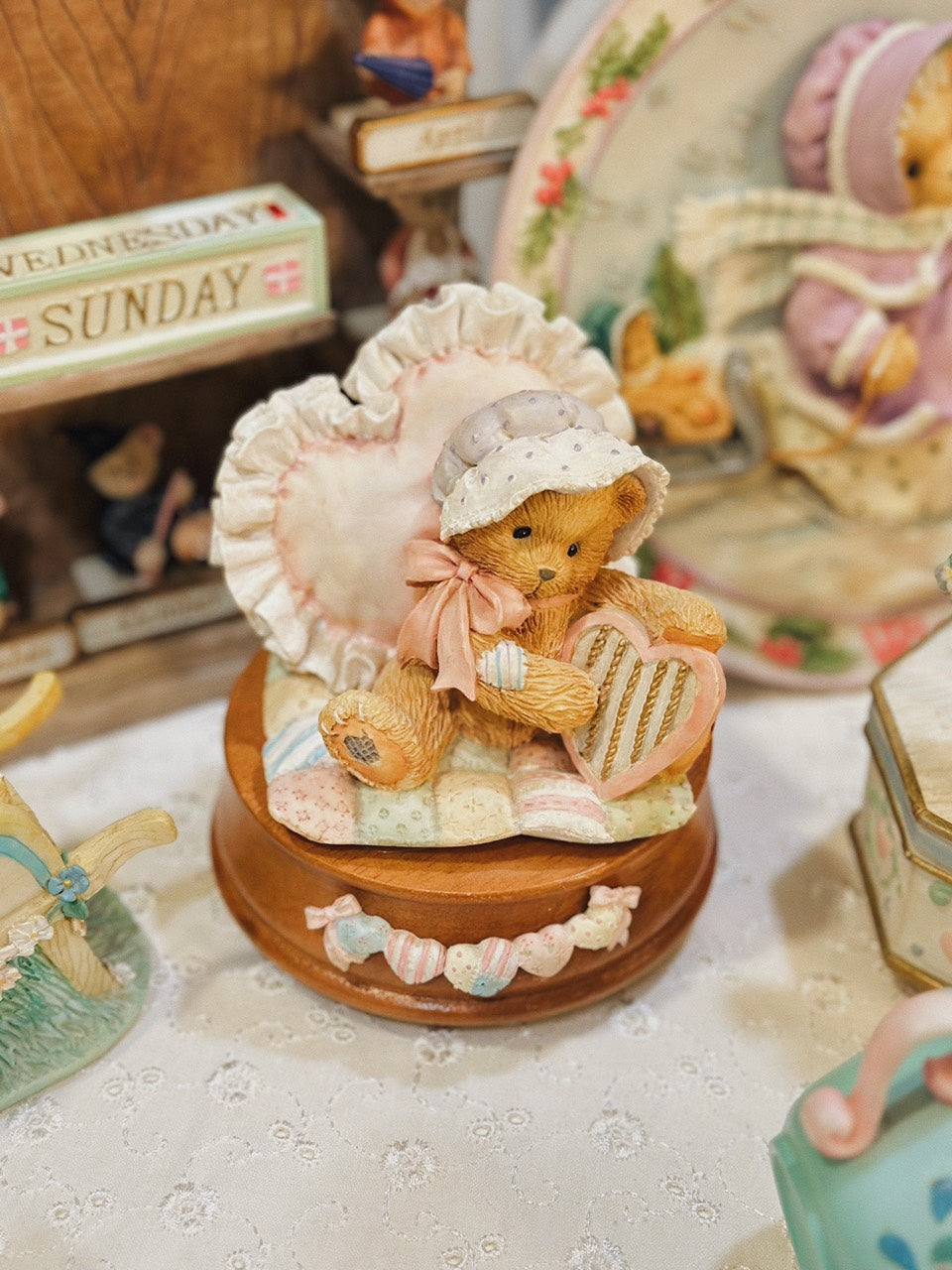 676626371971ce2f976044.jpg Cherished Teddies 916323 Friendship Is Love That Lasts - Image 1