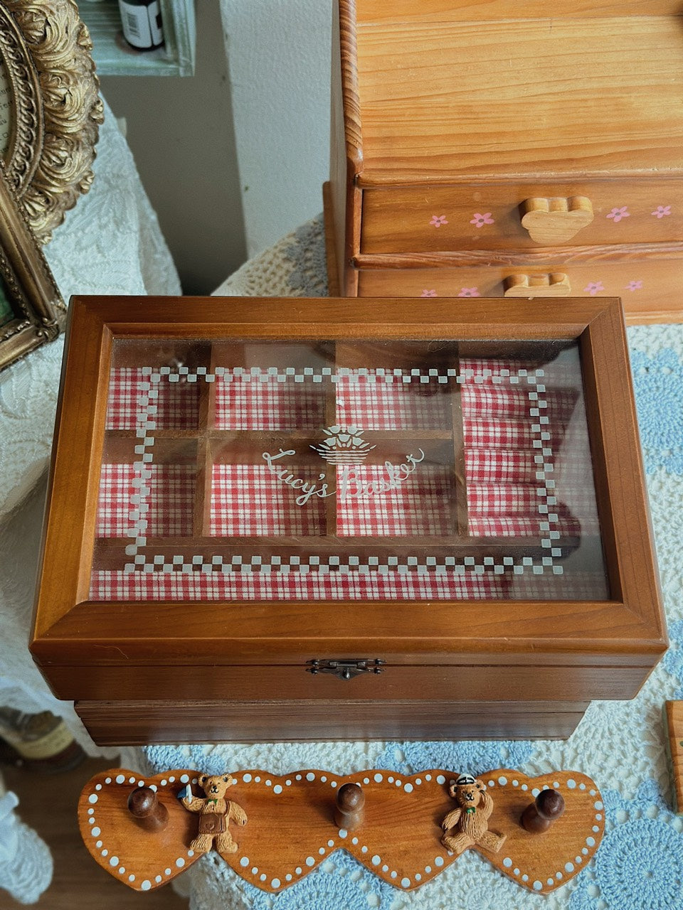 811ded8e6b1fbf41e60e55.jpg Lucy's Basket Wooden Box - Image 1