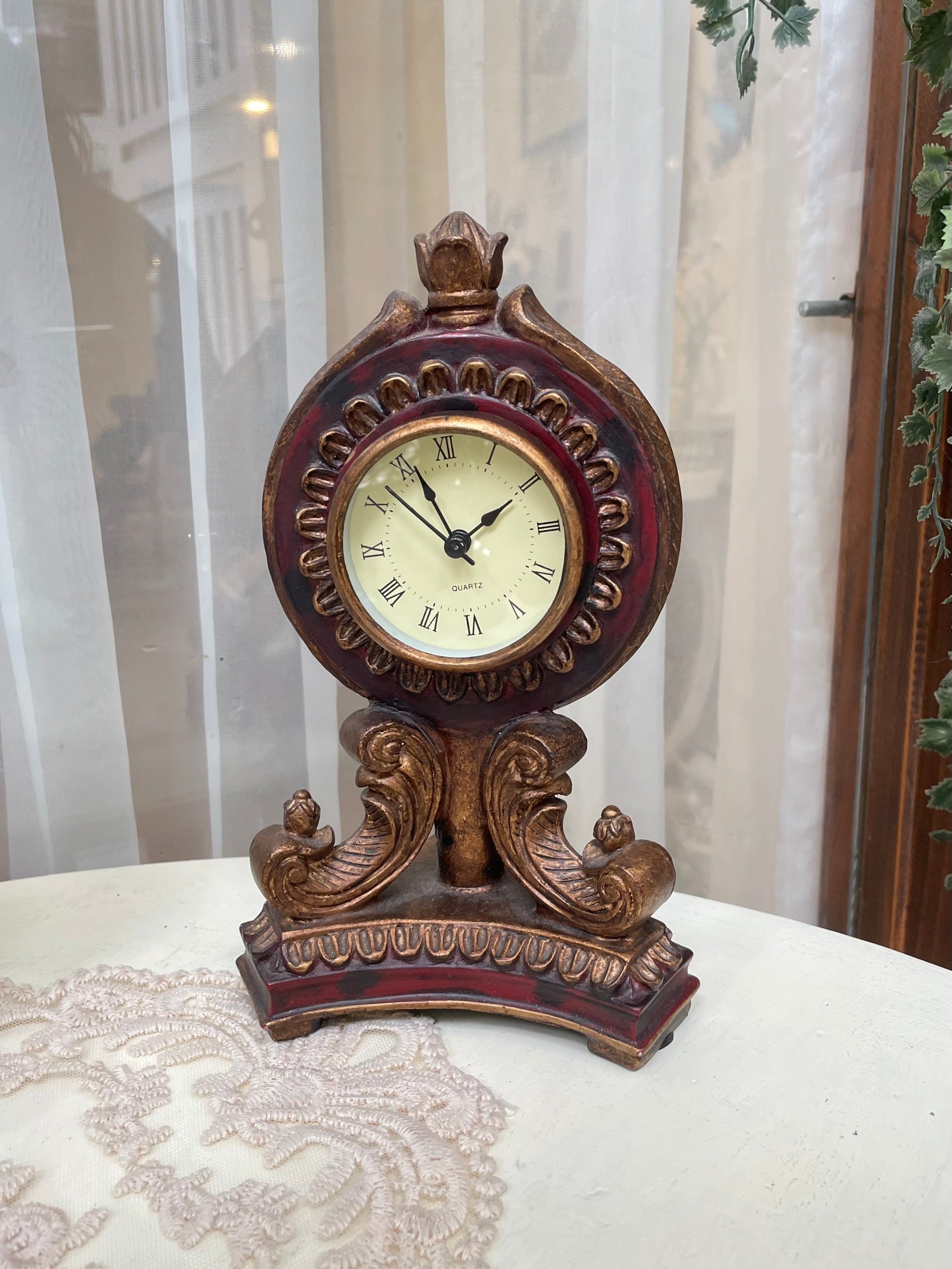9f00fb2c890c44521d1d.jpg Đồng hồ có chân đứng phong cách vintage, sang trọng - Image 1