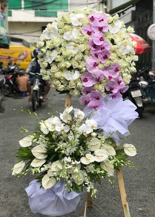 IMG_7294.jpg Hoa Viếng Đẹp Sang Trọng Màu Tím Trắng - Image 1
