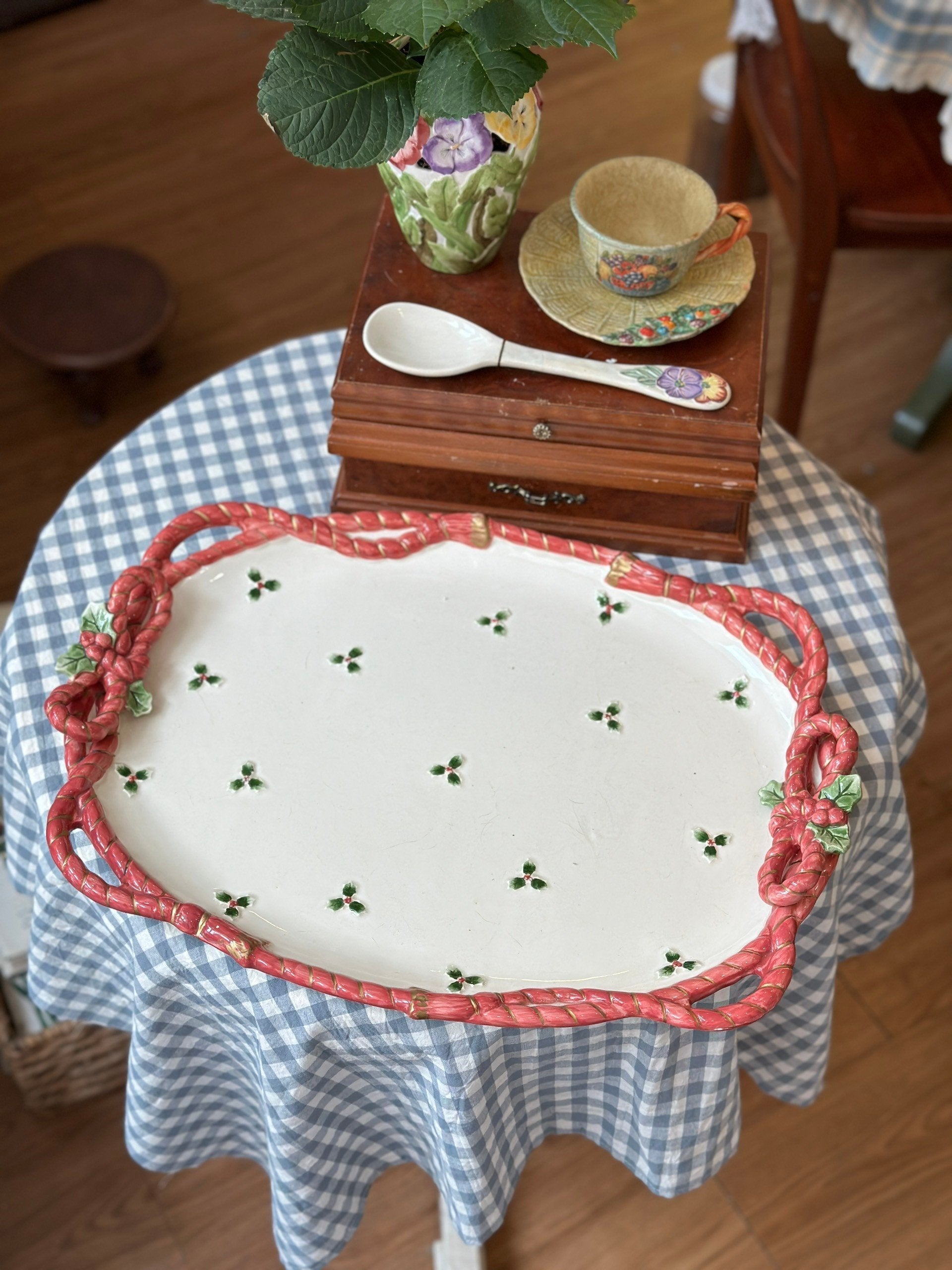 af4badf14381e2dfbb90.jpg Khay họa tiết Mistletoe xinh xắn - Image 1