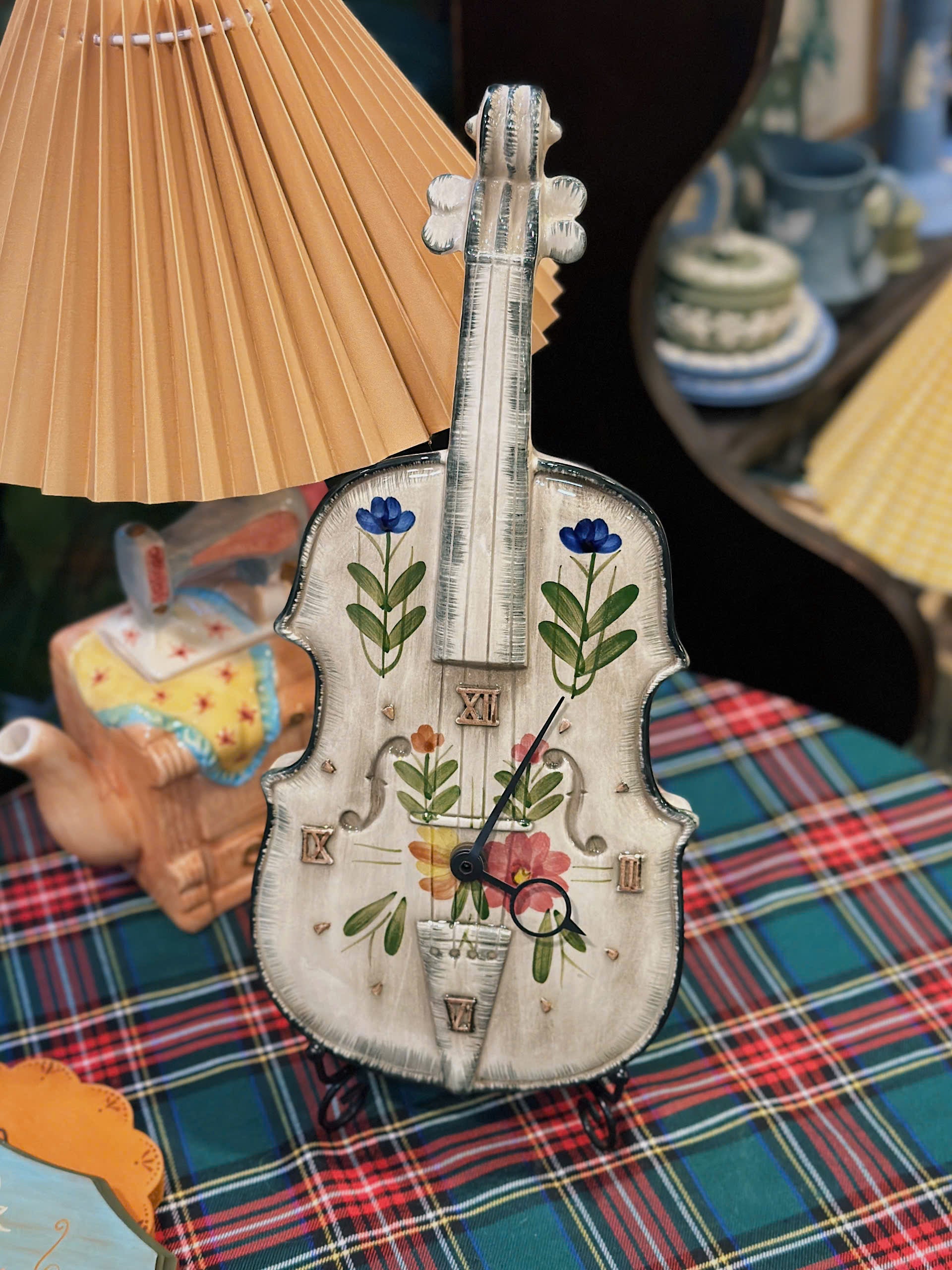 c86b701b9a21227f7b30.jpg Đồng hồ Cello treo tường - Japan - Image 1