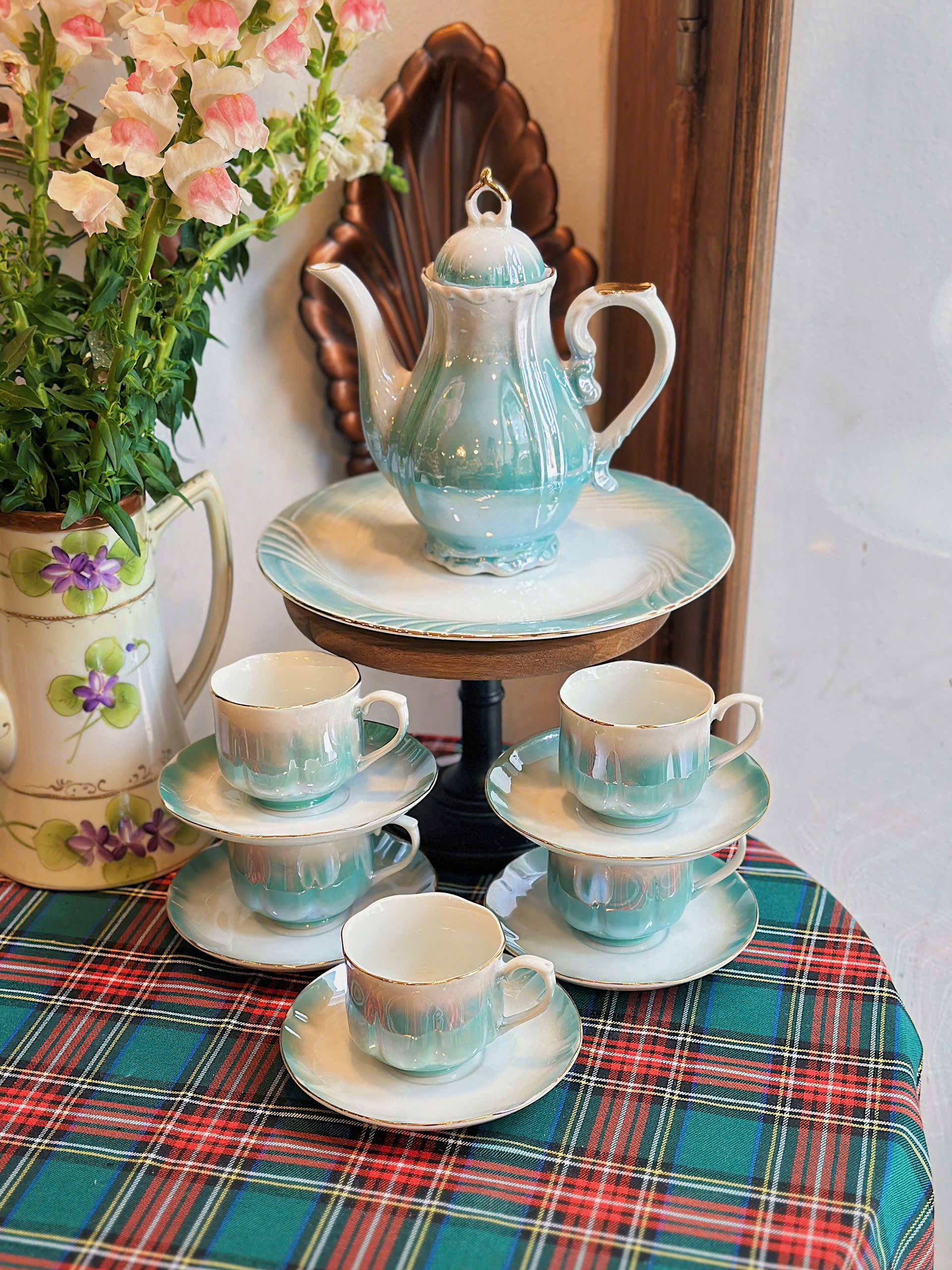 cd79b93623899bd7c298.jpg Bộ trà ombre xanh ngọc viền vàng sang trọng - Image 1