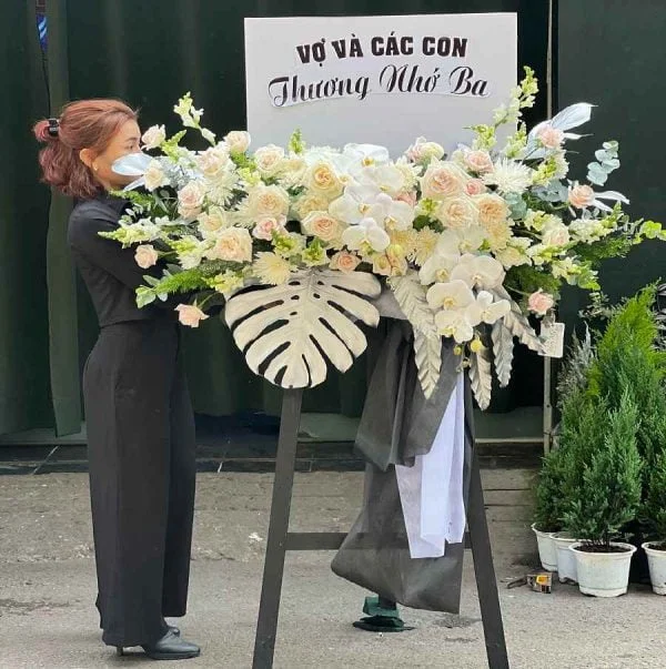hoa-67-compressed-600x603.jpg.webp Kệ Hoa Chia Buồn Sang Trọng, Ý Nghĩa - Image 1
