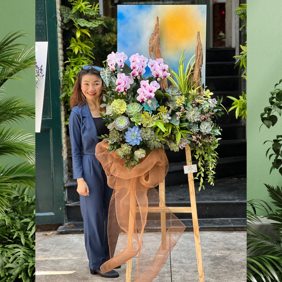 hoa-lan-ho-diep-1-3.png Kệ Tranh Lan Hồ Điệp Mix Sen Đá Decor Cùng Lũa Gỗ – Background Khai Trương Độc Lạ - Image 1