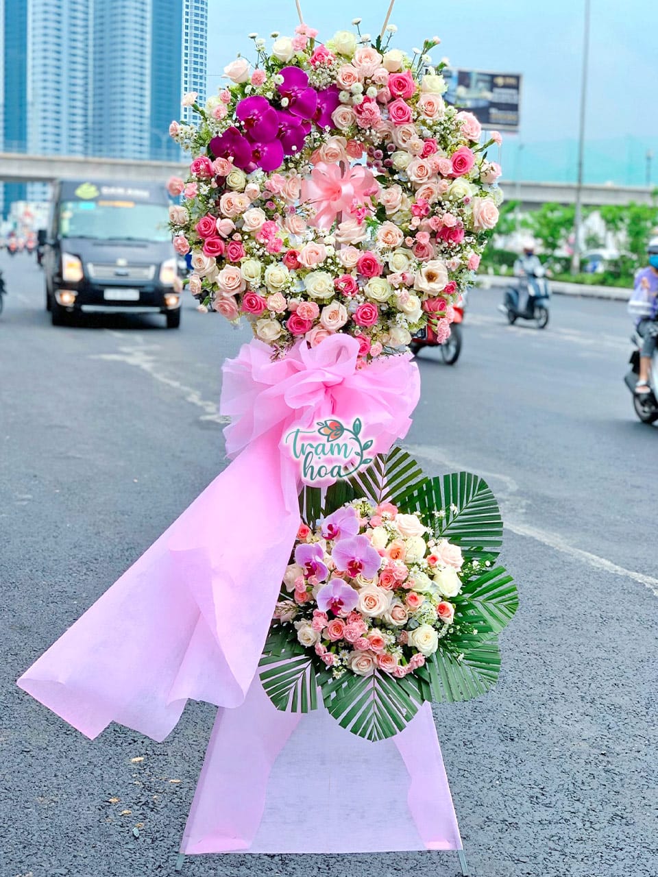 ke-hoa-khai-truong-kt122-vong-hoa-chuc-mung.jpg Vòng Hoa Chúc Mừng - Image 1