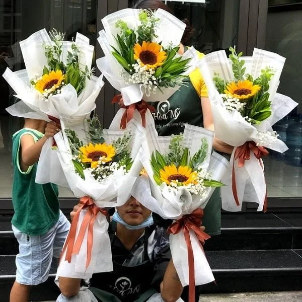kiotviet_9630f8c2ec992380cd6b1e1921934250.jpg.webp Bó Hoa Hướng Dương 1 Bông Đẹp Mà Rẻ - Image 1