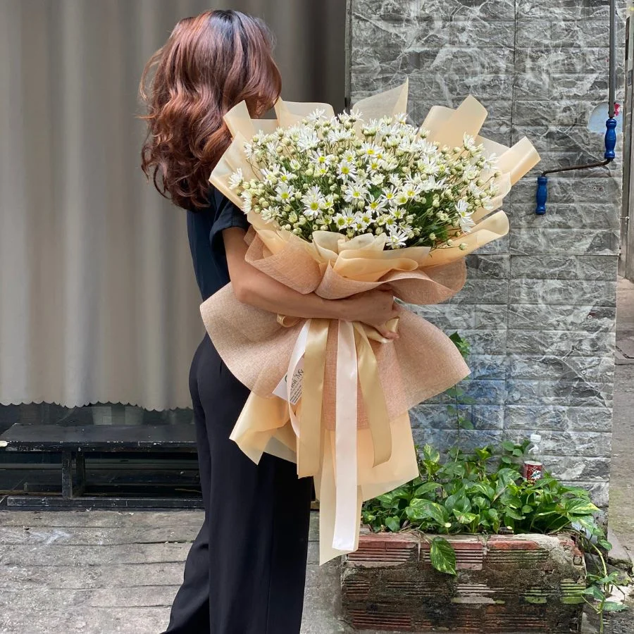 xzxdas.jpg.webp Bó Hoa Cúc Họa Mi Siêu To Khủng Giá Bao Nhiêu - Image 1