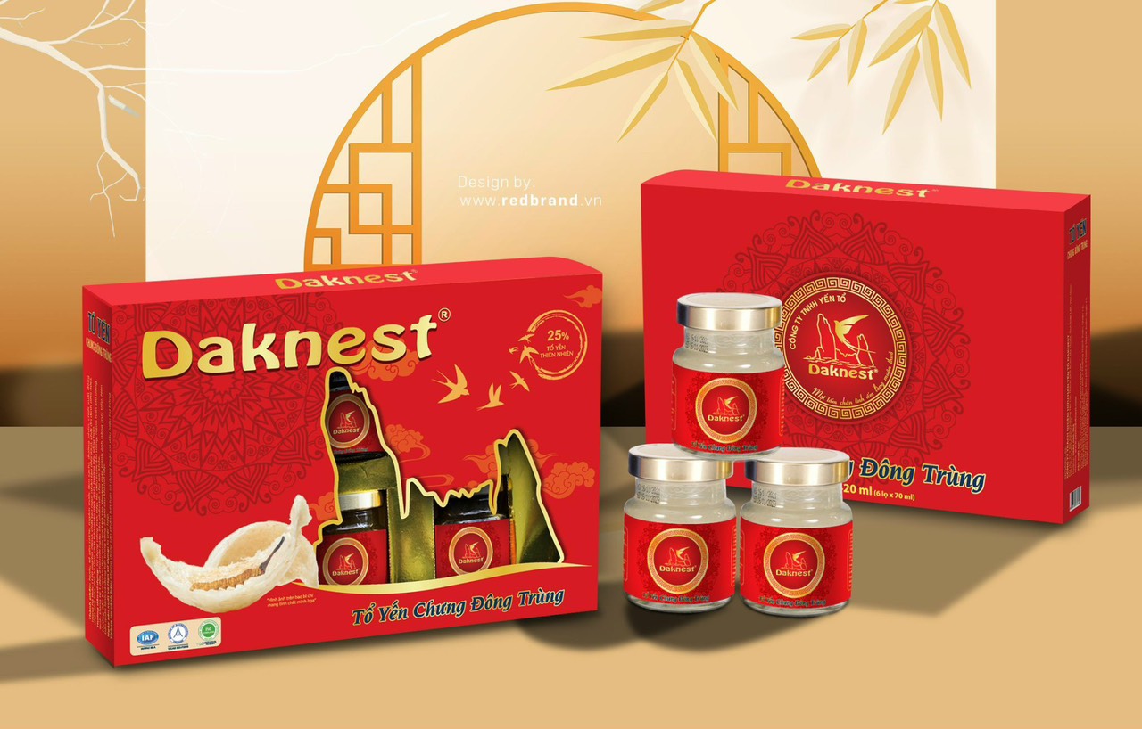 z4338363537200_50285c5e753b6517174b7cca5fca101c.jpg Yến hũ Daknest 25% – Đông Trùng lốc 6*70 ml - Image 1