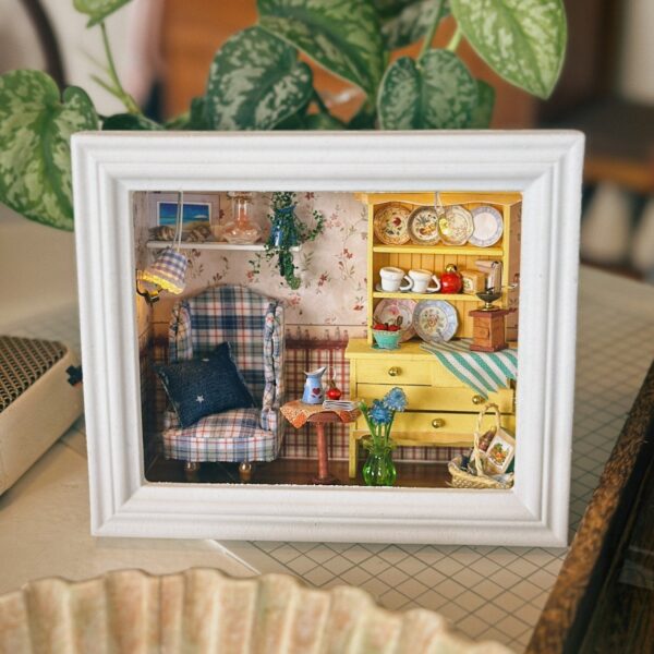 Miniature room box