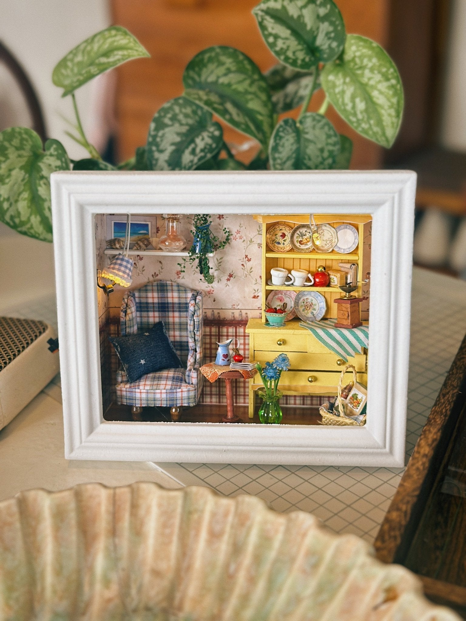 z5011096710909_ad89afe7bc03a289935a0ed3da6ec7c7.jpg Miniature room box - Image 1