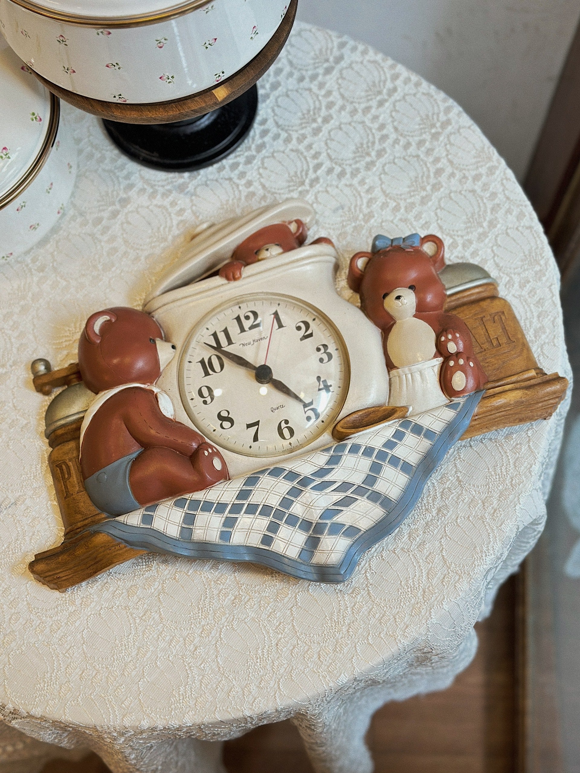 z5073350728977_fb7ecb3a68ff1001b2162fddd38576f6.jpg Đồng hồ ba chú gấu nâu - New Haven Burwood Product - Image 1