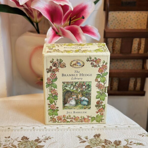 Bộ sách The Brambly Hedge Library - Jill Barklem