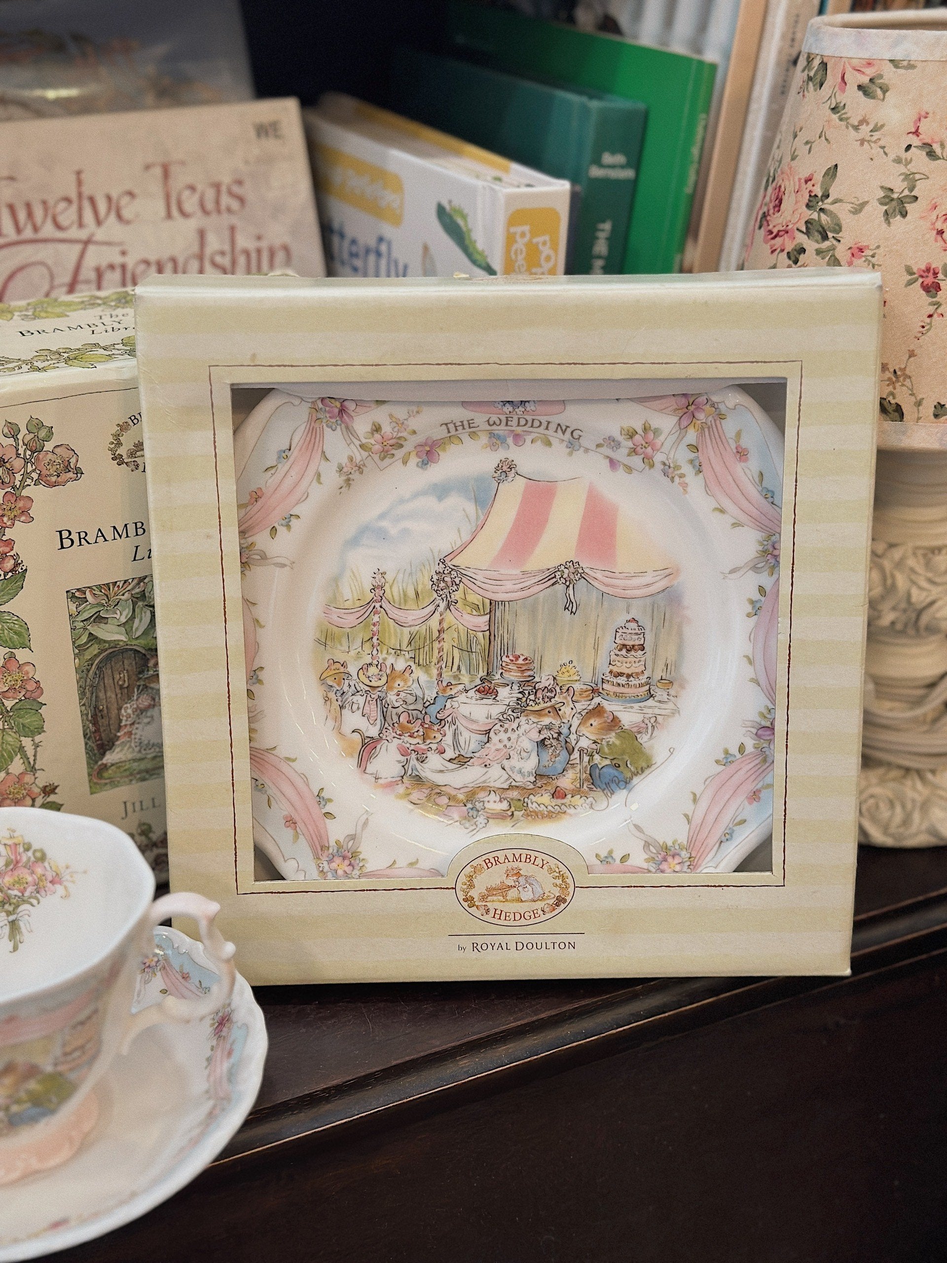 z5230381916440_7198e2f67084491779fabc94a59a505a.jpg Dĩa Brambly Hedge The Wedding new box - Royal Doulton ✨ - Image 1