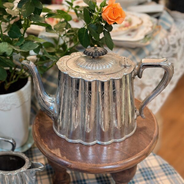 Ấm mạ bạc cổ điển - Sheffield Teapot - E.P.N.S