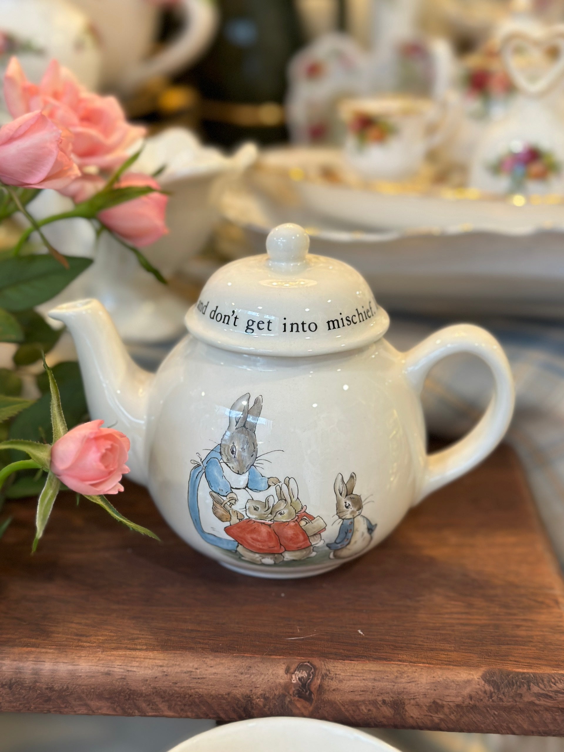 z5569567339104_f8124e53fac02e0e94e81d5d28c6e9f4.jpg Ấm trà Peter Rabbit dễ thương - WEDGWOOD 🐰 ✨ - Image 1