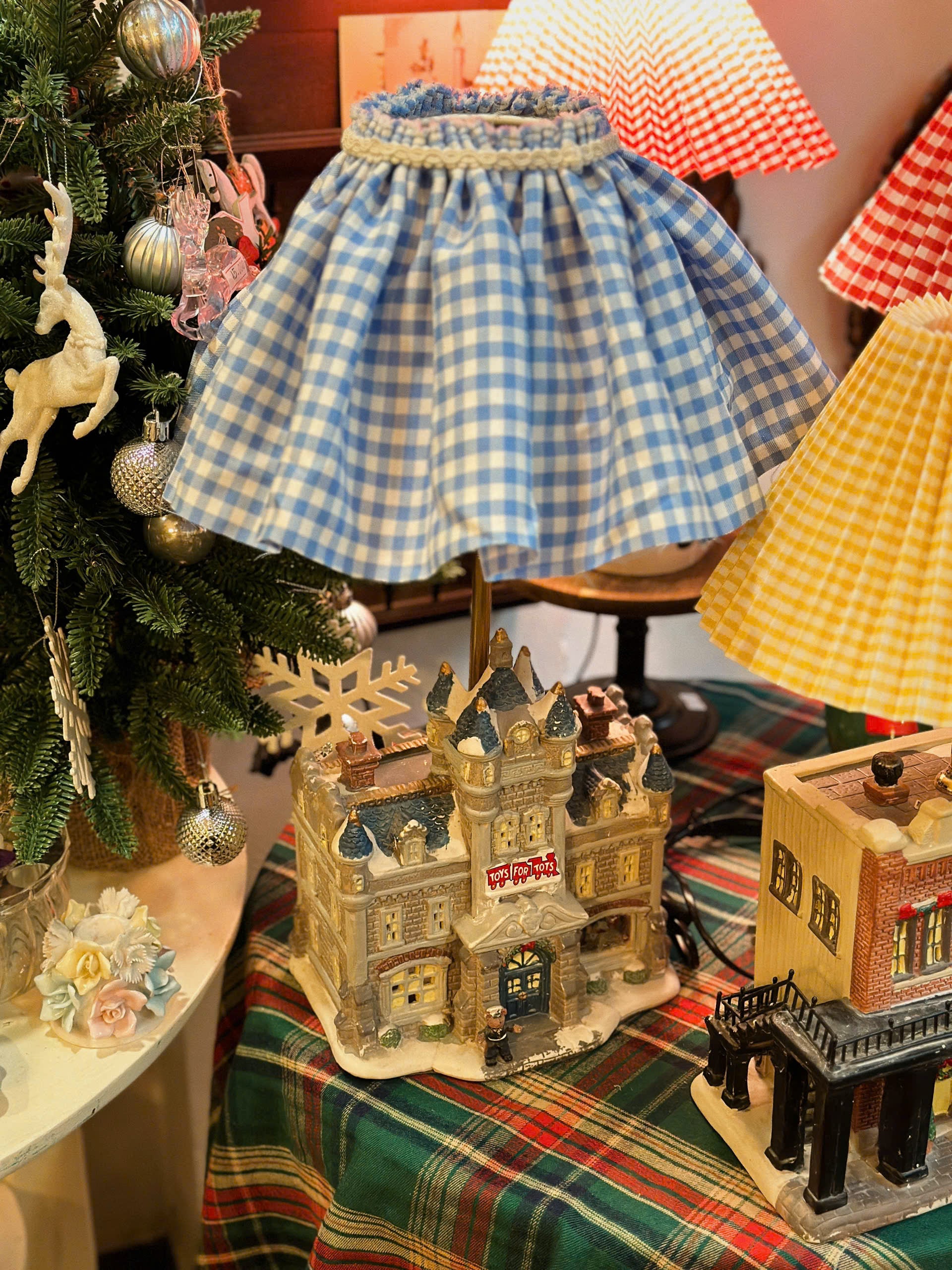 z5905742357518_014894973a00652799b1bb034ffc7b7c.jpg Đèn Giáng Sinh Toys For Tots - Image 1