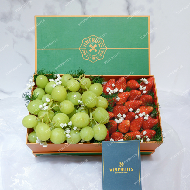 3-01.png Gift Box Nho Xanh Úc + Dâu Tây Hàn Quốc - Image 1
