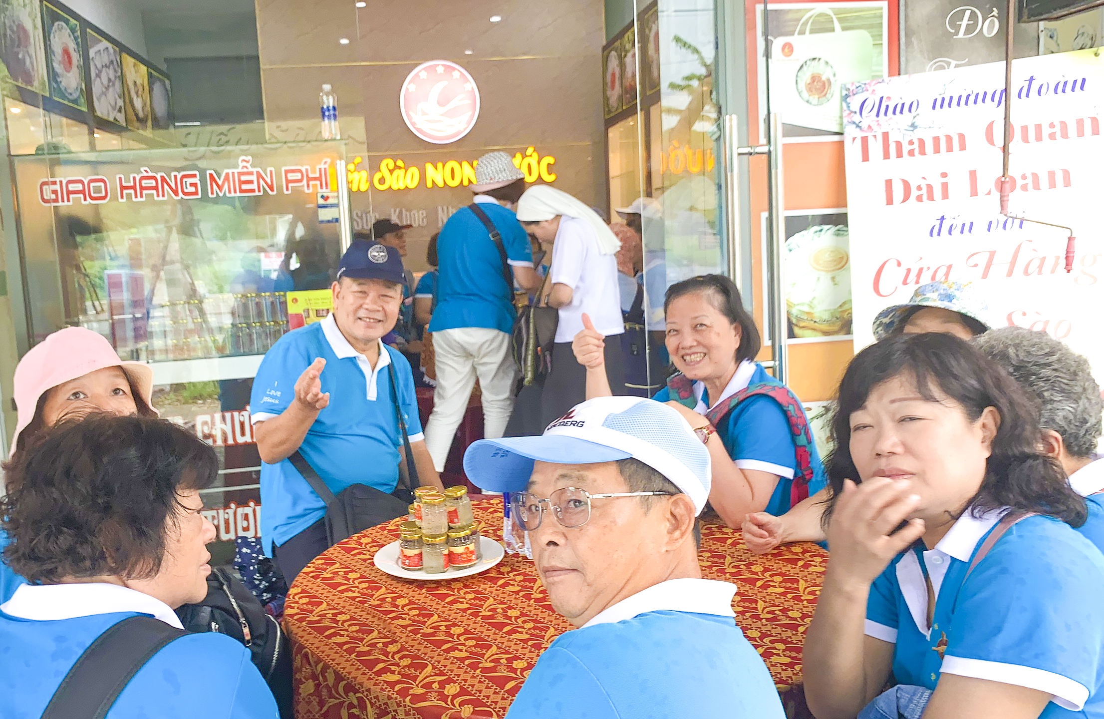4.jpg Yến Chưng Sẵn tại Ngũ Hành Sơn | Mua yến chưng sẵn - Image 1