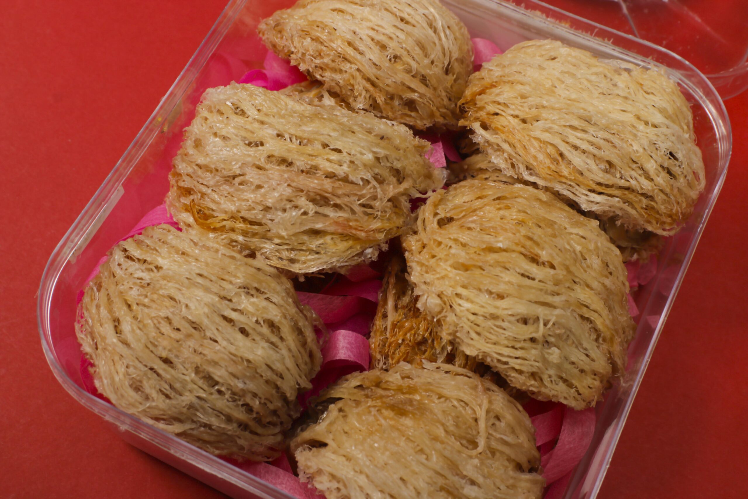 6-scaled-1.jpg Huyết yến đá Ninh Thuận loại đặc biệt – hộp 100gr - Image 1