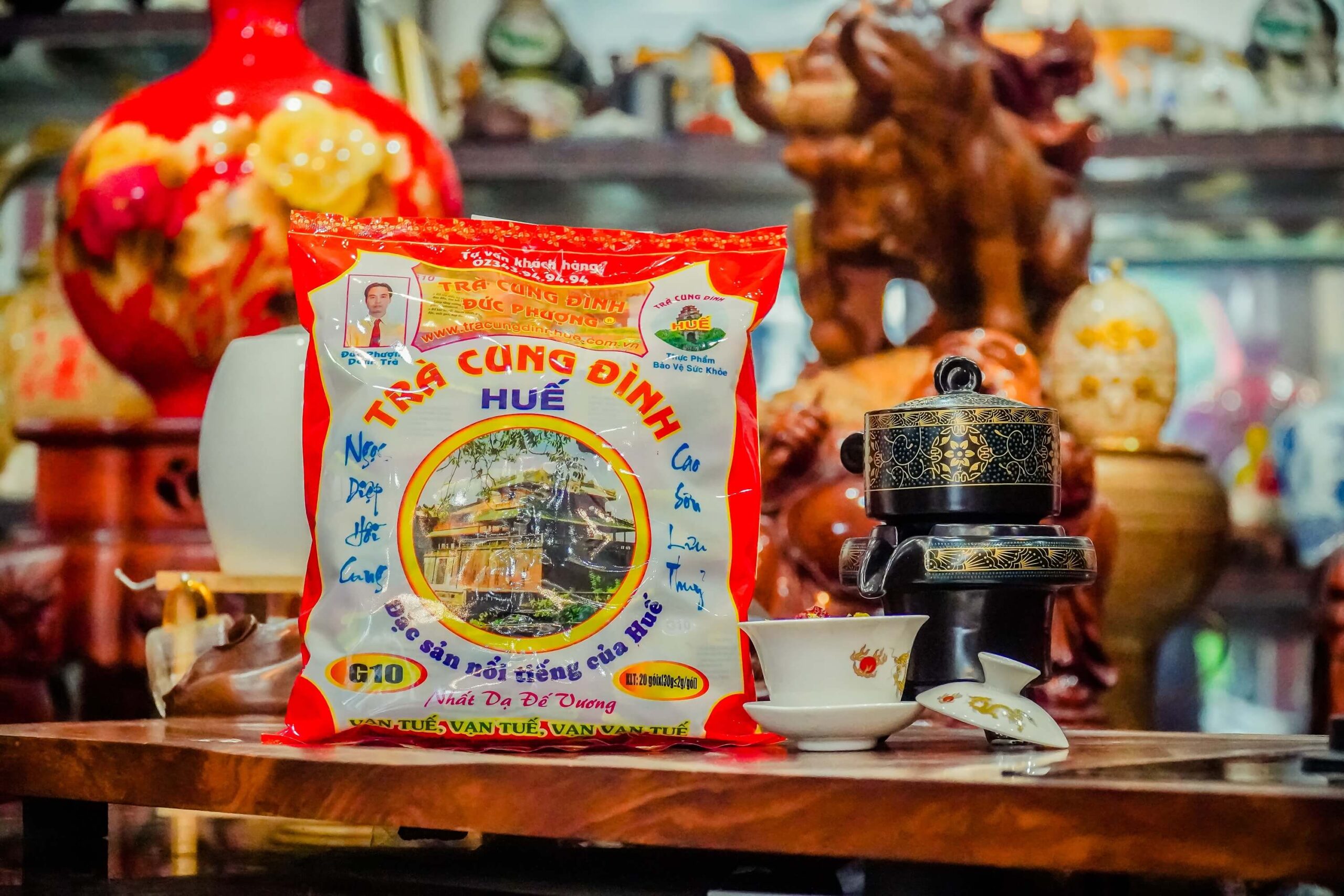 HUN04182-scaled-1.jpg Trà Cung Đình Huế G10 – 20 gói x 30g - Image 1