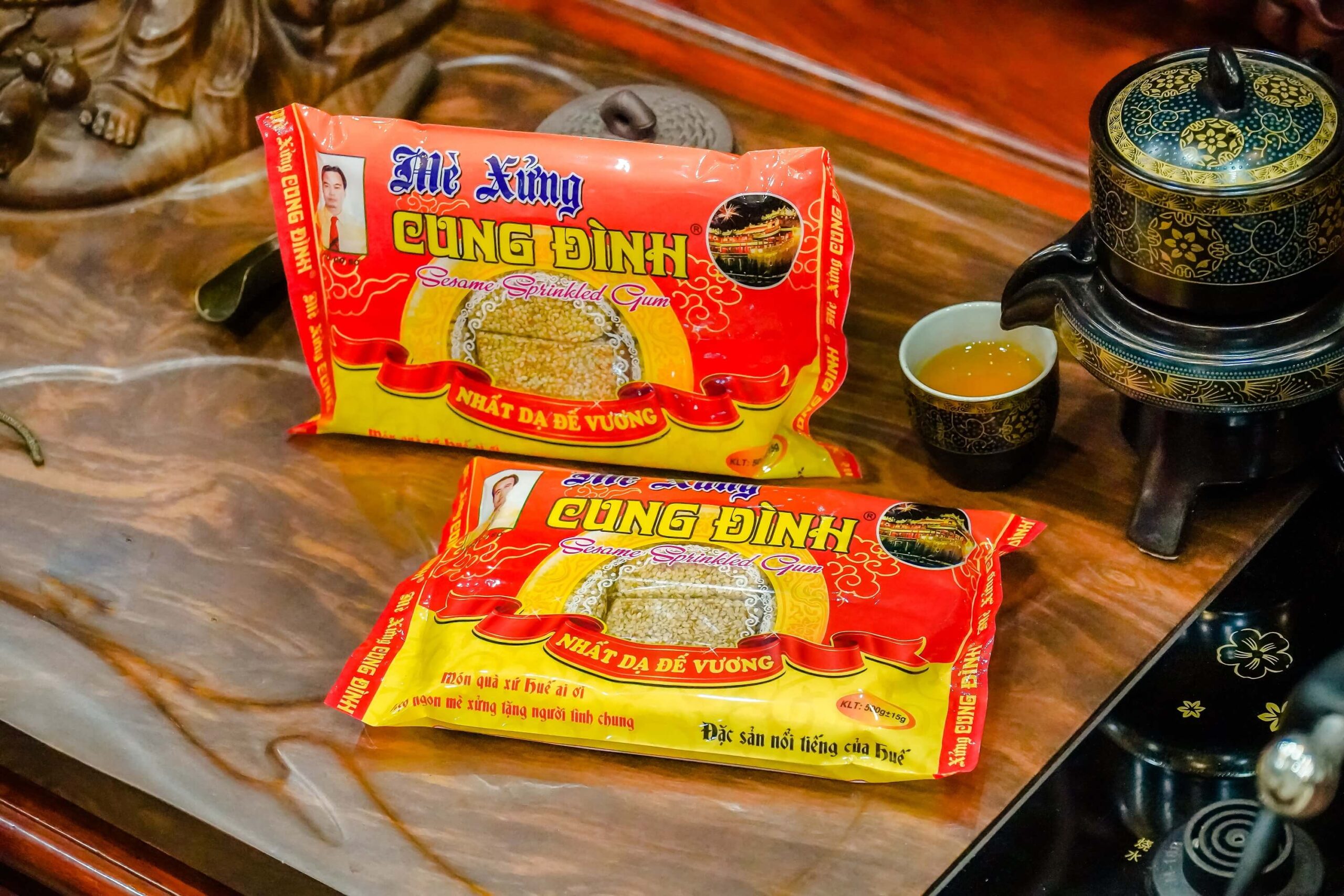 HUN04332-scaled-1.jpg Mè xửng Cung Đình Huế – Gói 500g - Image 1