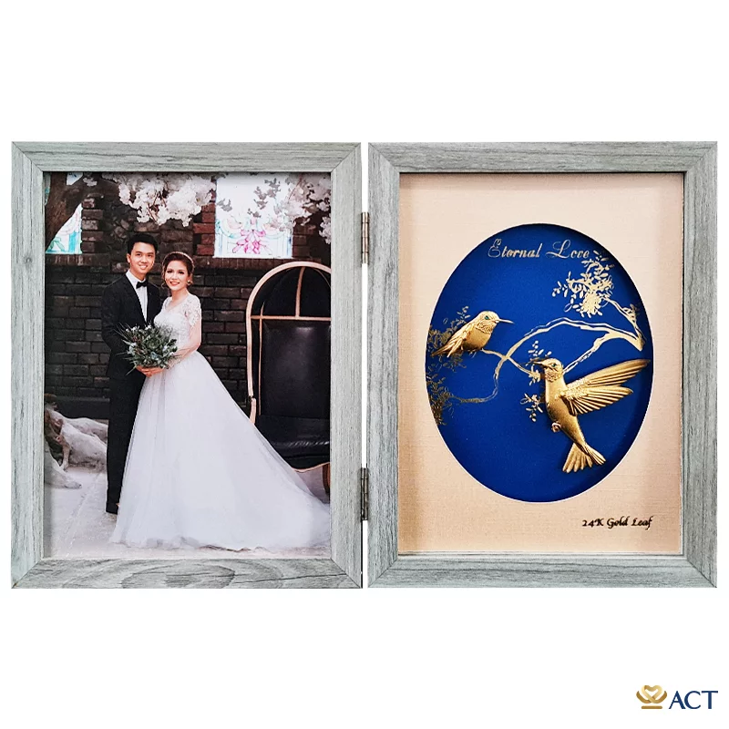 act-ka-0008_40459d943ff5466e8854dbffc5e7a1e4.png Quà tặng Khung Ảnh Đôi Chim Ruồi dát vàng 24k ACT GOLD ISO 9001:2015(Mẫu 1) - Image 1