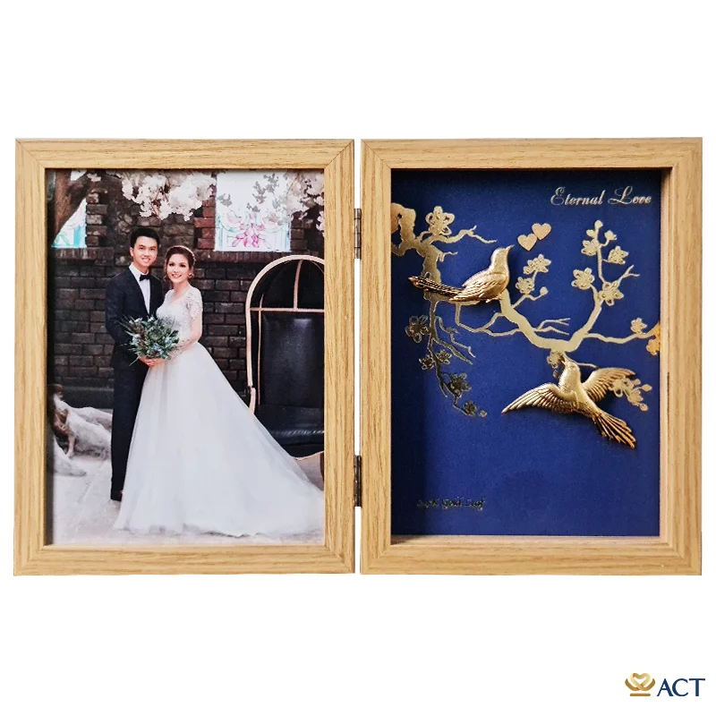 act-ka-0022_998b144b91db4f2baa3dea20816ef5b6.png Quà tặng Khung Ảnh Đôi Chim Họa Mi dát vàng 24k ACT GOLD ISO 9001:2015 (Mẫu 2) - Image 1