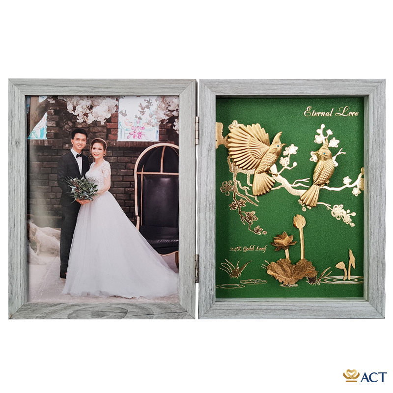 act-ka-0026_ad3b64793d394a99a2e6c96319bc15db.jpg Quà tặng Khung Ảnh Đôi Chim Chào Mào dát vàng 24k ACT GOLD ISO 9001:2015(Mẫu 4) - Image 1