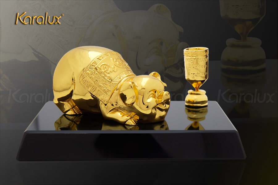 gia-de-but-tuong-heo-phuc-loc-tho.jpg Giá để bút tượng heo vàng - VDK-0023 - Image 1