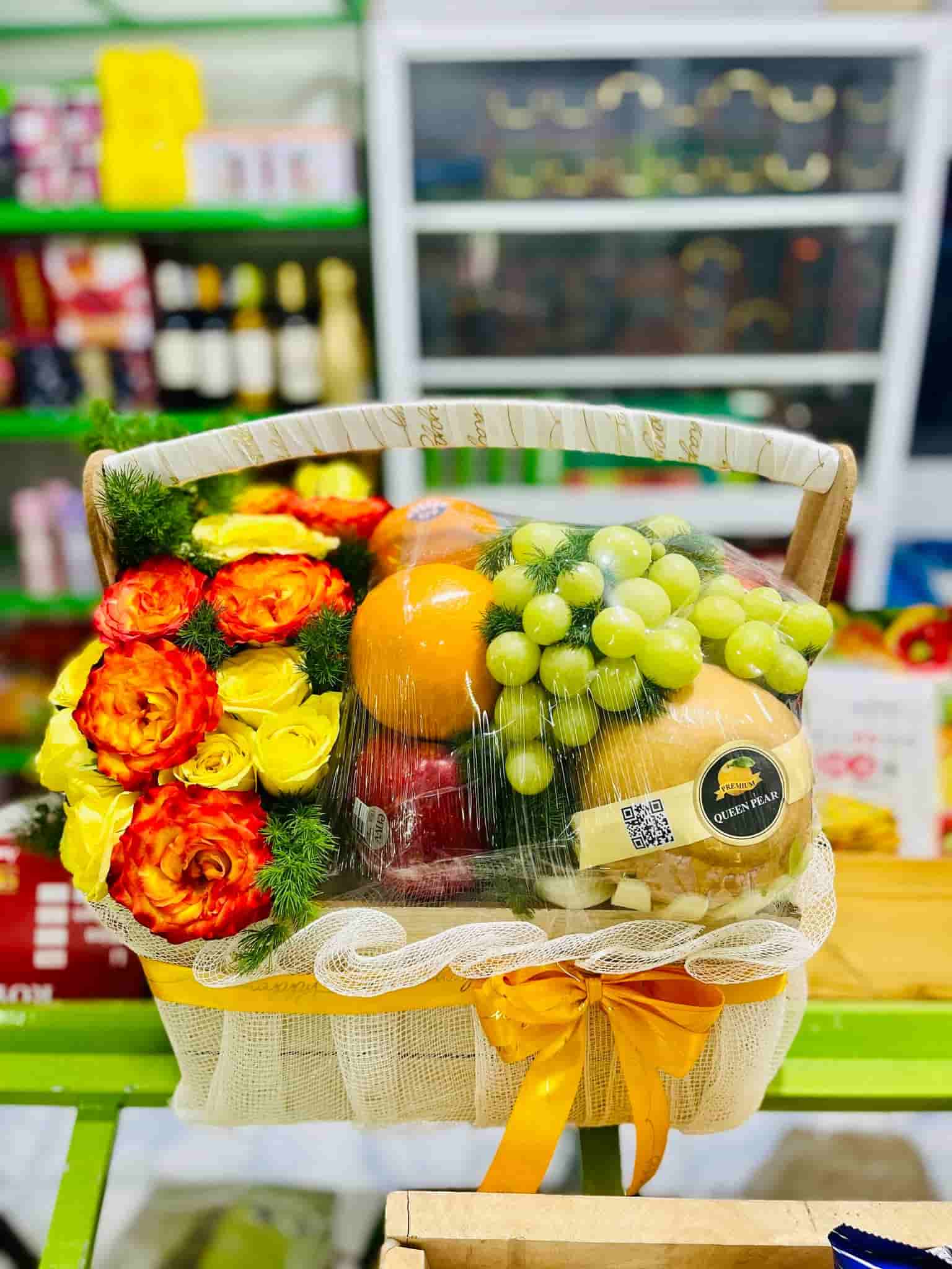 giỏ trái cây hoa tươi Giỏ Trái Cây Hoa Tươi Tone Trắng - Image 1