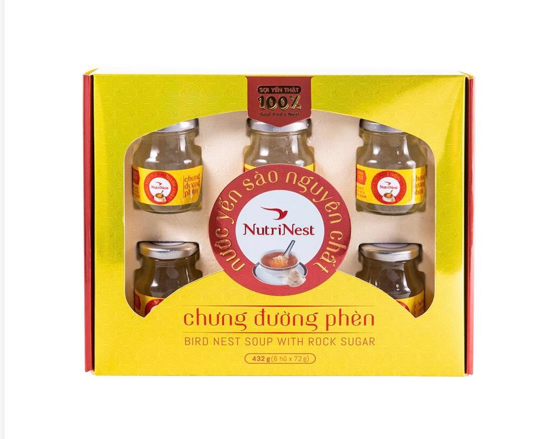 hop-qua-nuoc-yen-nguyen-chat-chung-duong-phen-nutrinest-yen-sao-plazza.jpg Hộp Qùa Tặng Nước Yến Nguyên Chất Chưng Đường Phèn 6 hũ*72gram – Nutrinest- Yến Sào Plaza - Image 1