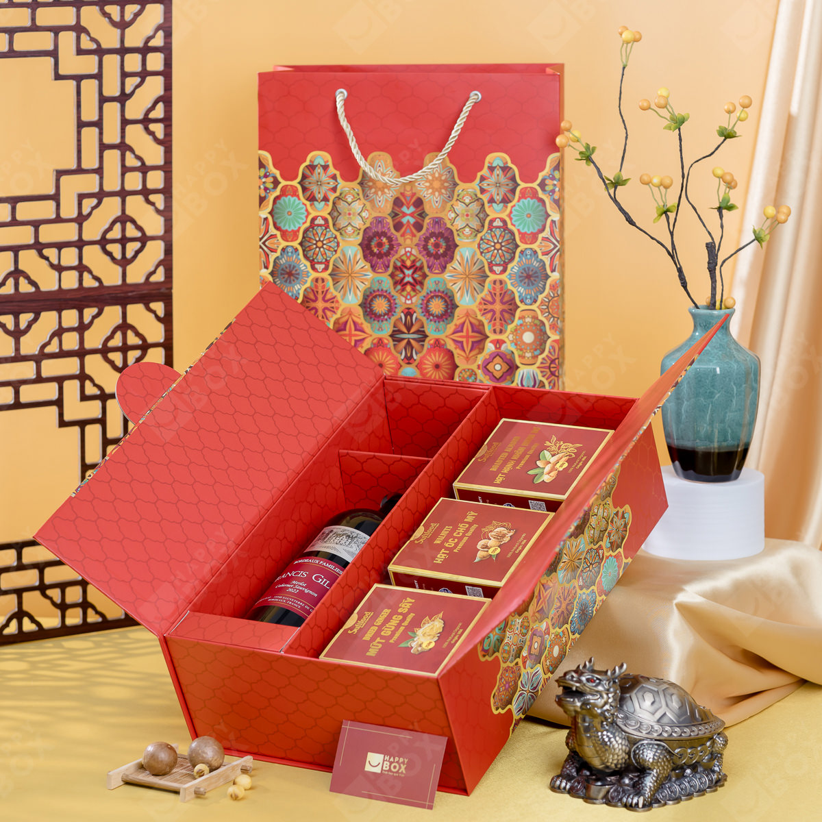 hop-qua-tet-cao-cap-happybox-14-1.jpg Hộp quà Tết cao cấp Happybox HPH221 - Image 1