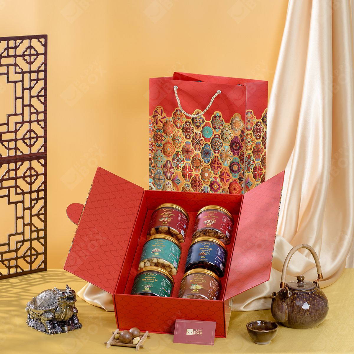 hop-qua-tet-cao-cap-happybox-2-8.jpg Hộp quà Tết cao cấp Happybox HPH223 - Image 1