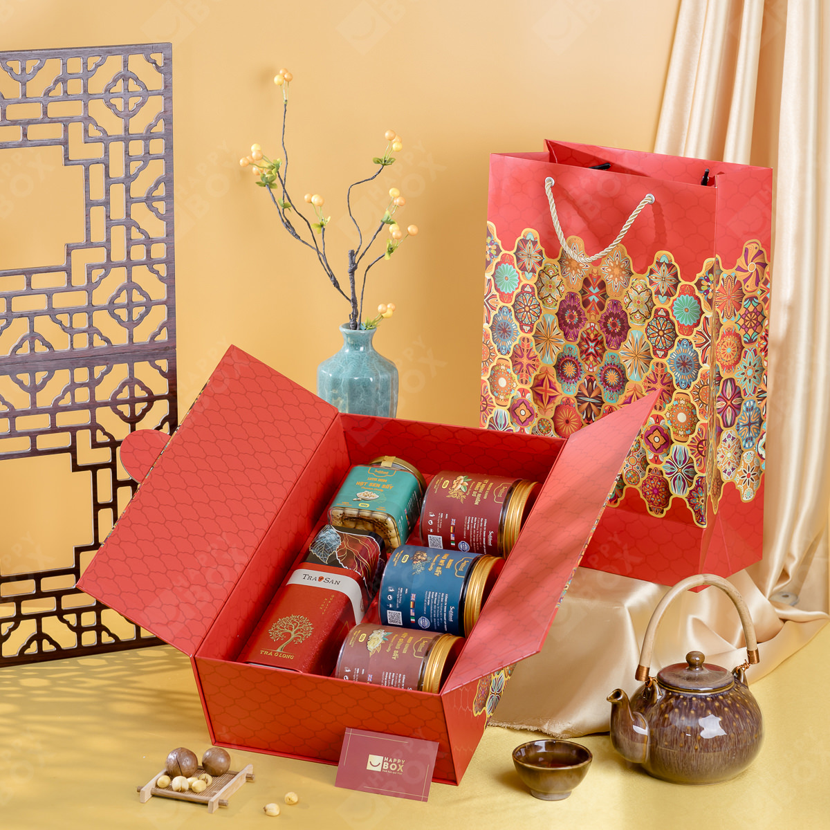 hop-qua-tet-cao-cap-happybox-20.jpg Hộp quà Tết cao cấp Happybox HPH220 - Image 1