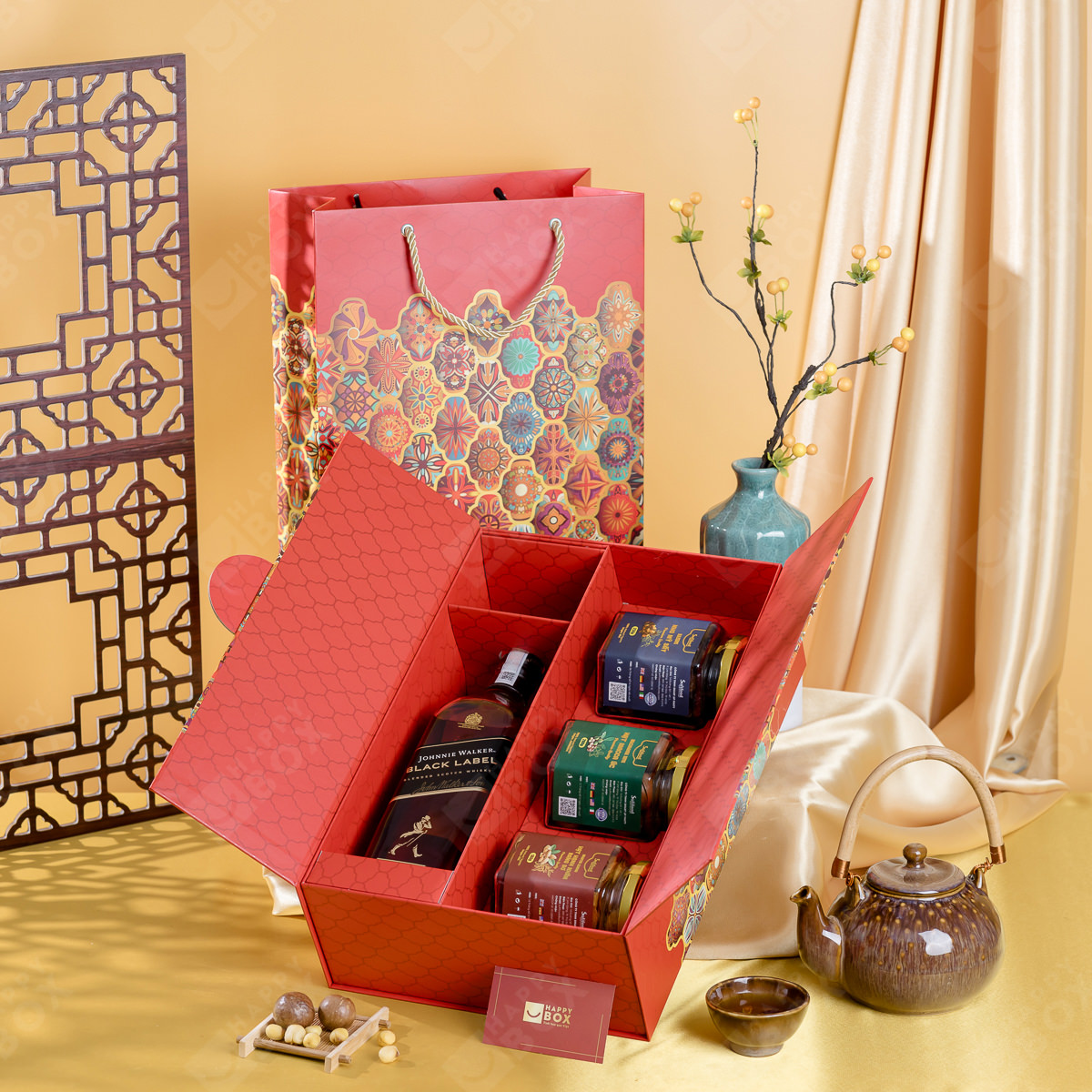 hop-qua-tet-cao-cap-happybox-22.jpg Hộp quà Tết cao cấp Happybox HPH222 - Image 1