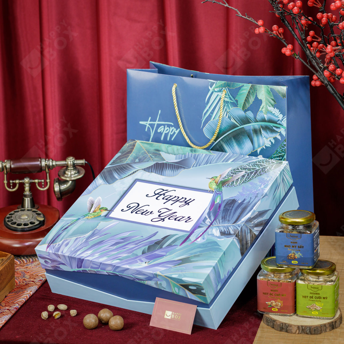 hop-qua-tet-happy-new-year-hph1413.jpg Hộp quà Tết Happy New Year HPH141 - Image 1