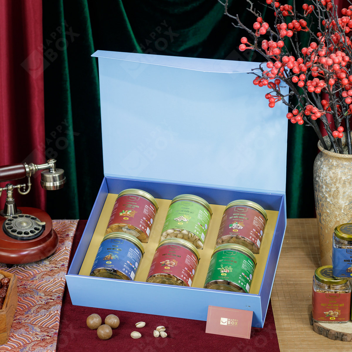 hop-qua-tet-happybox-hph1821.jpg Hộp quà Tết Happy New Year HPH182 - Image 1