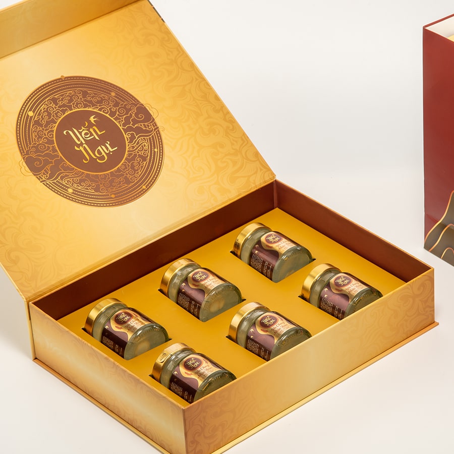 hop-qua-yen-chung-nhan-sam-6-hu-min.jpg Hộp quà Yến chưng Nhân Sâm 6 Hũ - Image 1