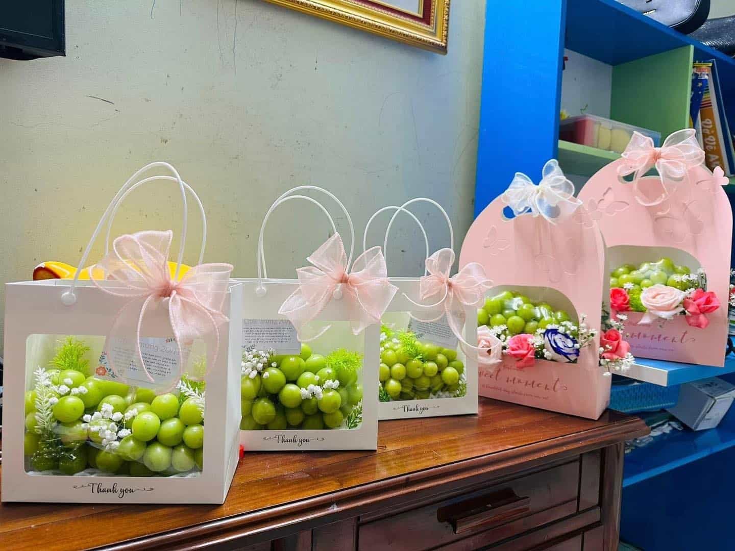 hộp trái cây 8/3 Hộp Quà Trái Cây Mừng Ngày 8/3 - Image 1