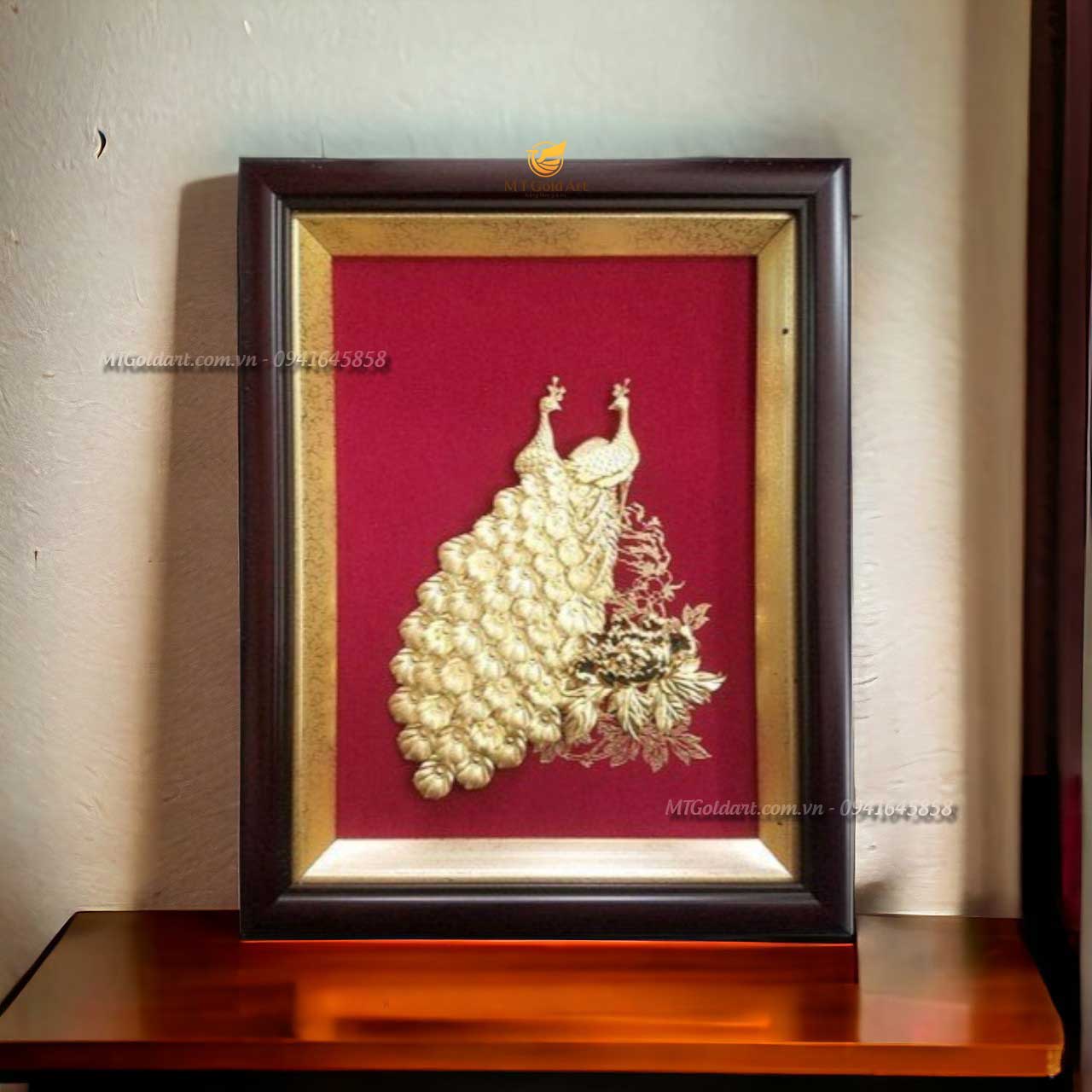 Qua tang doanh nghiep, khach hang, su kien dat vang cao cap, y nghia tai thanh pho ho chi minh Tranh đôi chim công dát vàng (27x34cm) - Image 1