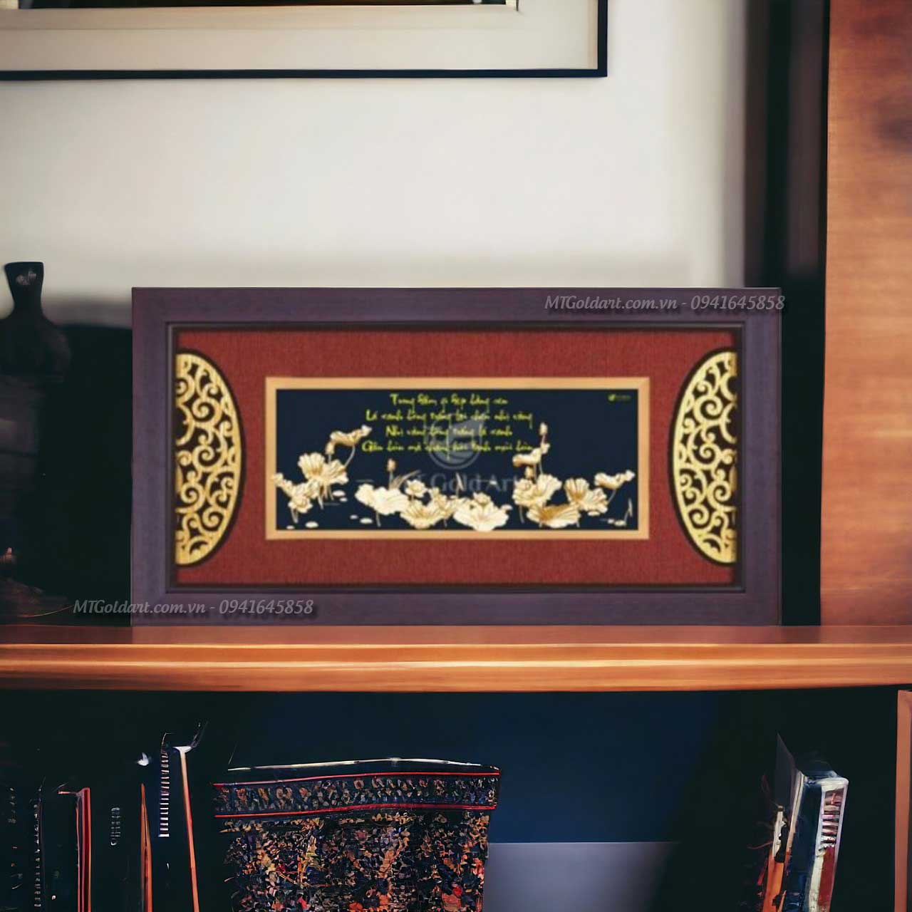 Qua tang doanh nghiep, khach hang, su kien dat vang cao cap, y nghia tai thanh pho ho chi minh Tranh hồ hoa sen dát vàng (42x81cm) - Image 1