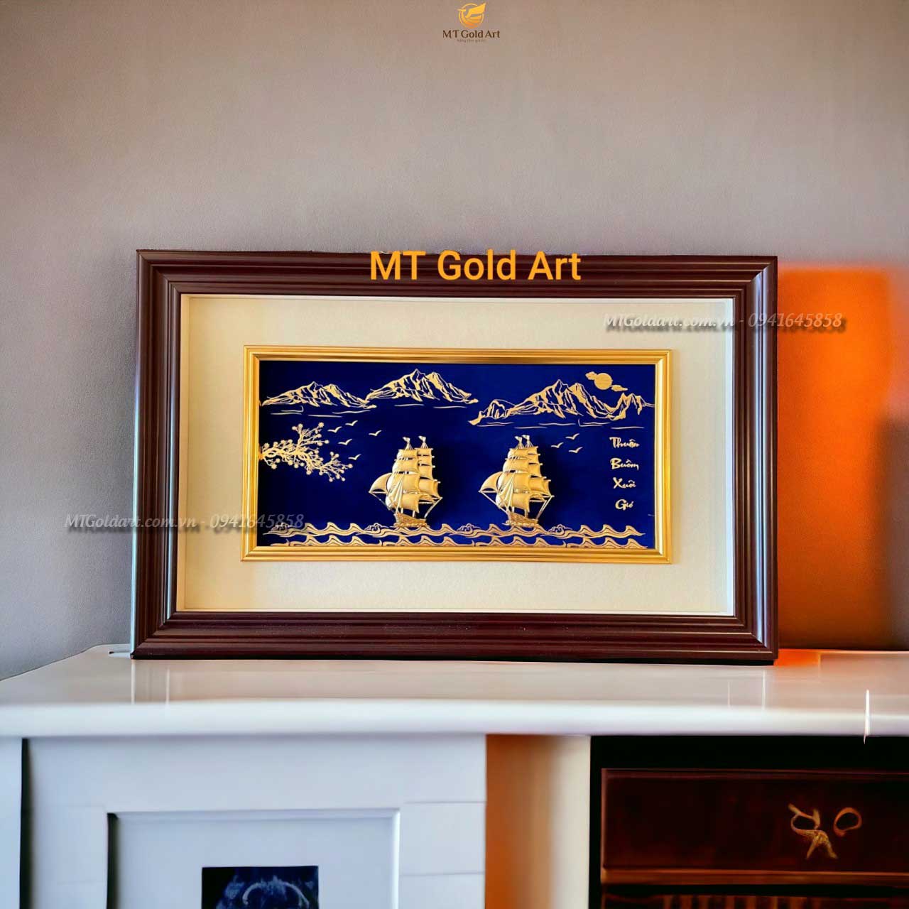 Qua tang doanh nghiep, khach hang, su kien dat vang cao cap, y nghia tai thanh pho ho chi minh Tranh thuyền buồm đôi hoa mai dát vàng 24k (40x65cm) - Image 1