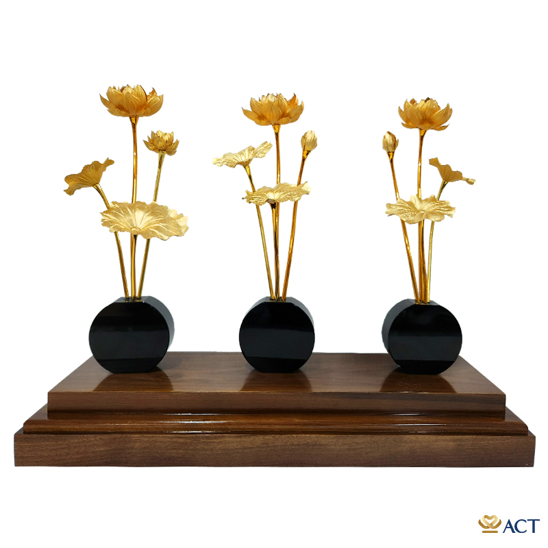 qua-tang-phong-thuy-ho-sen-12-nhanh-act-bt-0049_e408c30081b24849bd02540a16c234e7.jpg Quà tặng Hồ Sen 12 Nhánh dát vàng 24k ACT GOLD ISO 9001:2015 - Image 1