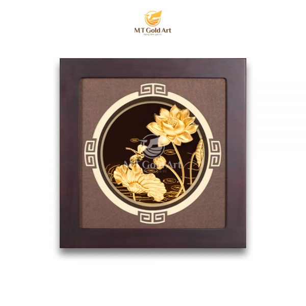 tranh-hoa-sen-dat-vang-26x26cm-600x600-1.jpg Tranh hoa sen dát vàng 24k (26x26cm) - Image 1