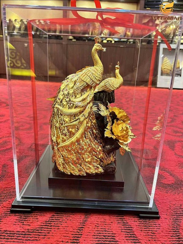 tuong-cong-to-qua-tet-cao-cap-y-nghia-600x800-1.jpg Tượng Đôi Chim Công Hoa Mẫu Đơn Dát Vàng(40x30x50cm) - Image 1