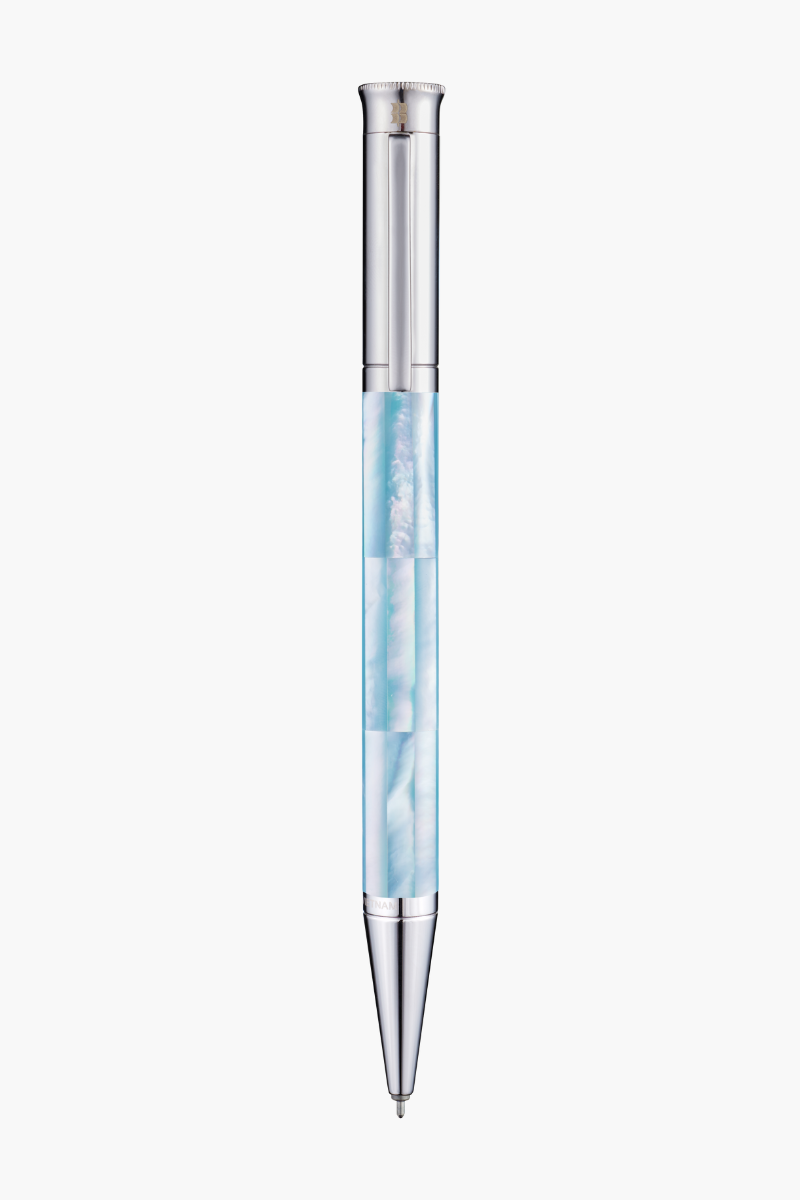 xanh_lo_8f01b035590a43a4953ce1d77f14e25d.png Mastery - Bút Ký Ngọc Trai Xanh Biển Bắc Úc (Alice Blue) - Mạ Vàng Trắng - Image 1