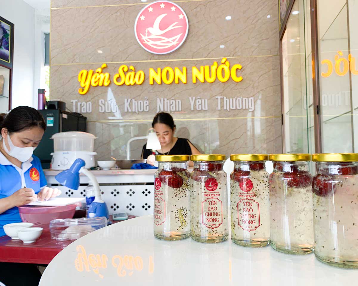 yen-sao-non-nuoc-2.jpg Yến chưng sẵn nguyên chất tại Đà Nẵng – Tiện Lợi và Bổ dưỡng - Image 1