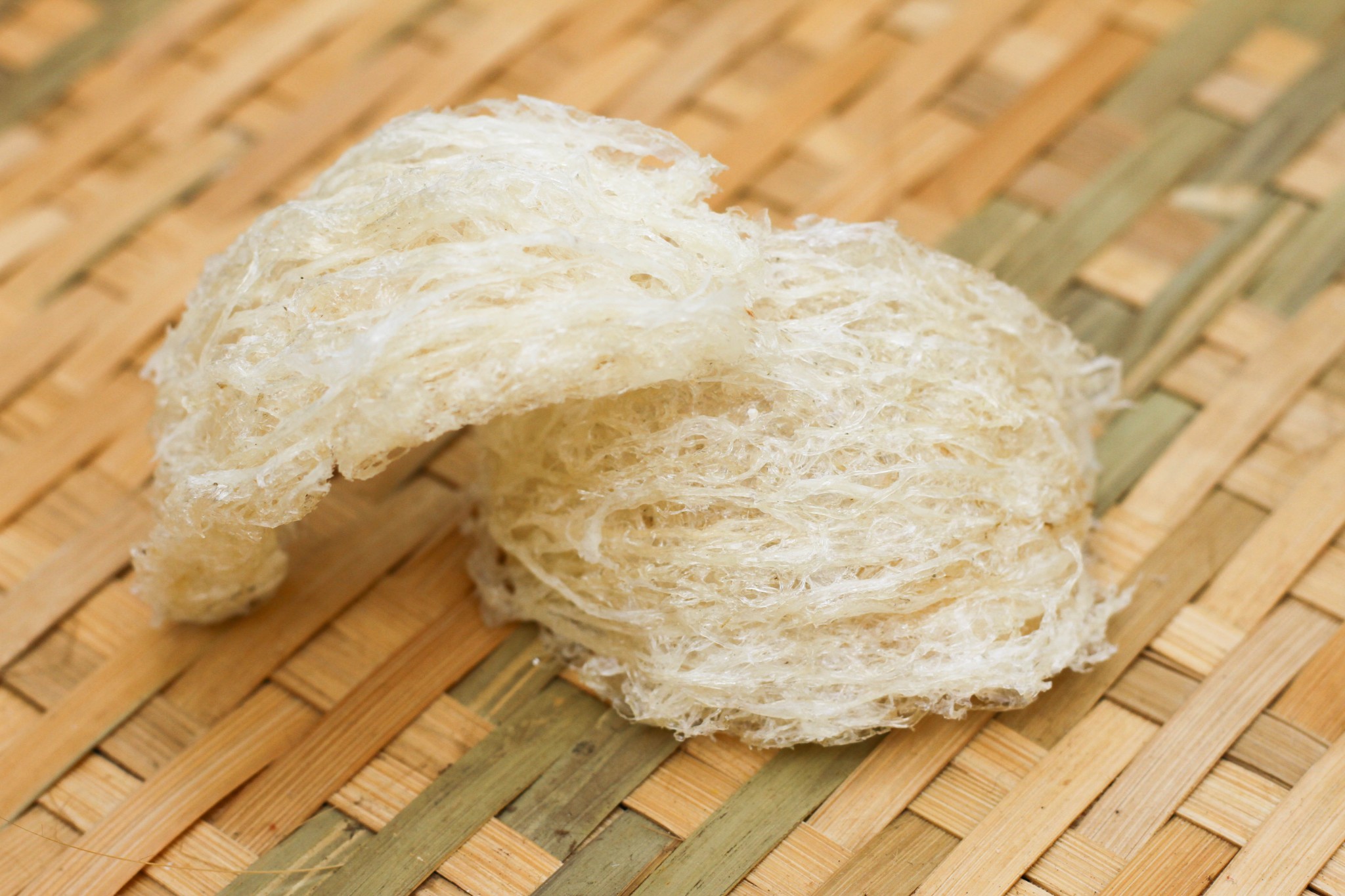 yen_quang_nam_bc55cdbbcde04f7aa5d3ee249f46bb1c.jpg Tổ yến làm sạch L1 – 50 gr, Yến sào Quảng Nam - Image 1