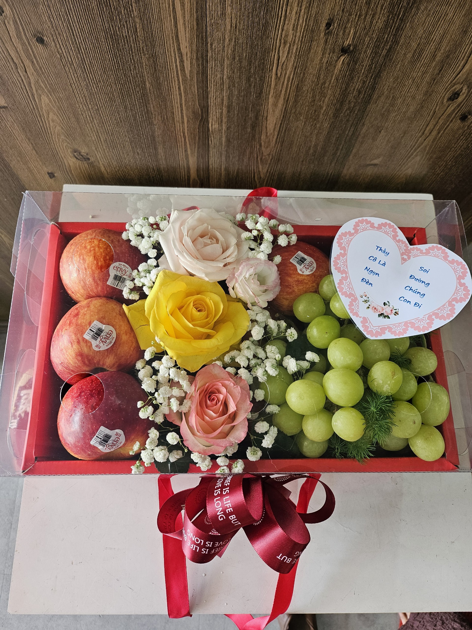 z4894873070639_9bdbe48624a6c594cccfad364495f0ab.jpg Hộp quà trái cây và hoa tặng đối tác thanh lịch sang trọng - Image 1